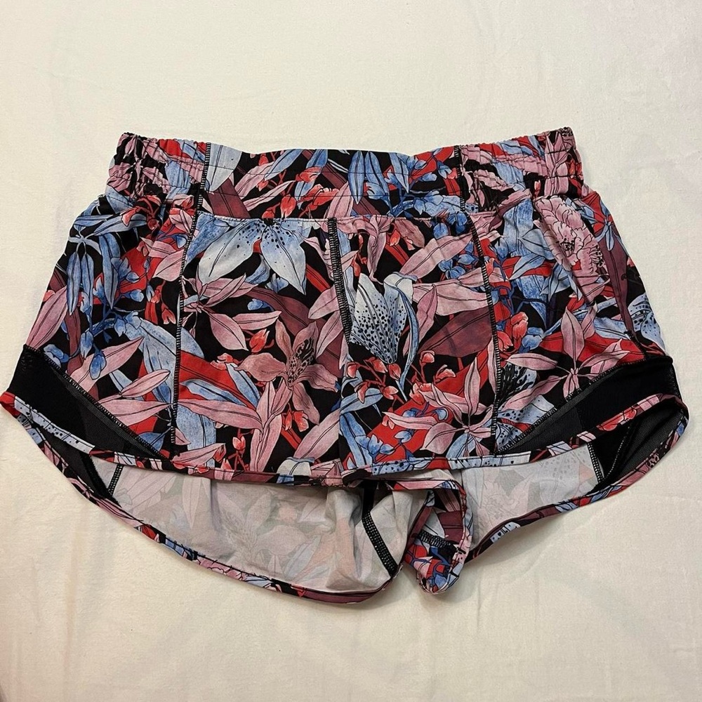 Lululemon Floral Hotty Hot Low Rise 2.5” Lined Short